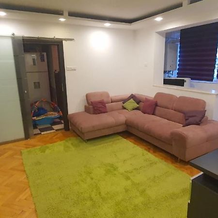 Appartement Modern à Piteşti Extérieur photo