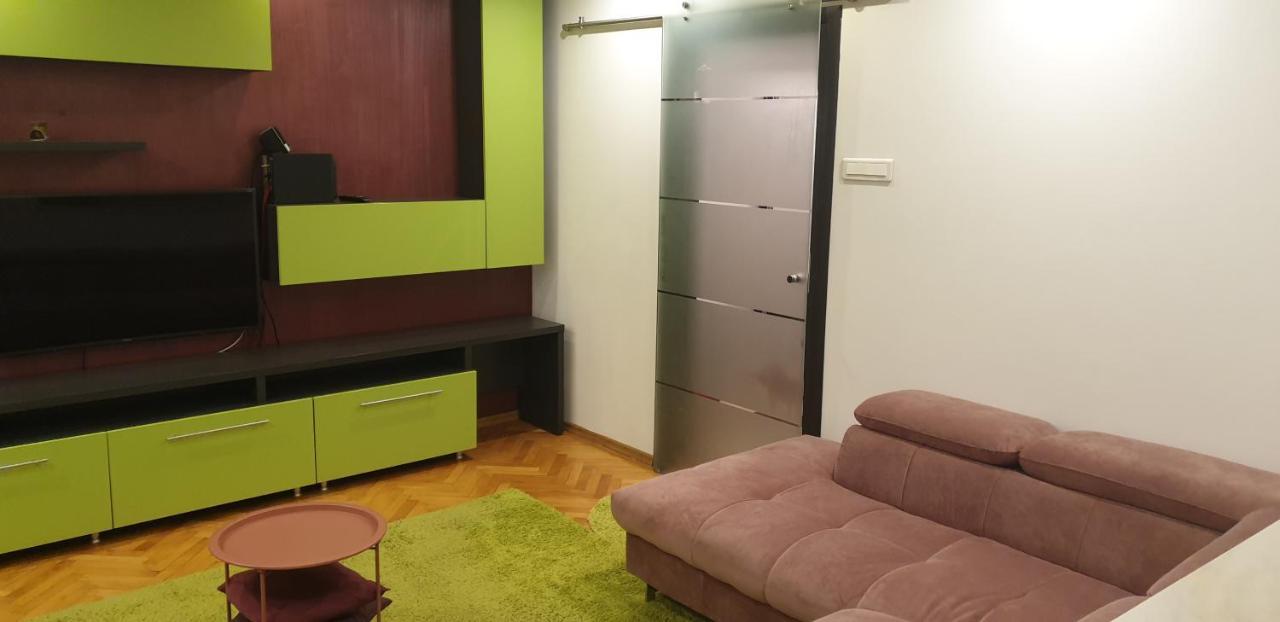 Appartement Modern à Piteşti Extérieur photo